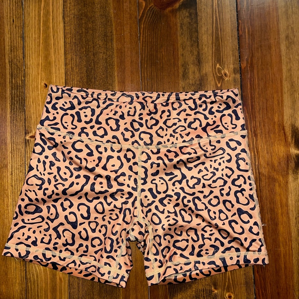 I am becoming no ride 5 inch shorts size medium